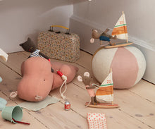 Load image into Gallery viewer, Maileg - Beach Mice - Surfer, Little Brother