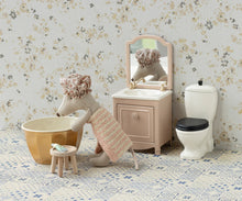 Load image into Gallery viewer, Maileg - Wellness Mouse, Big Sister - Rose