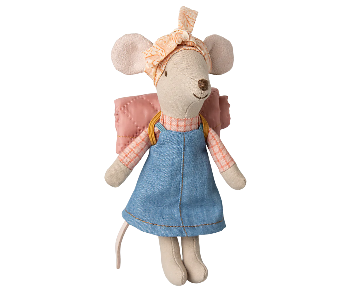Hiker Mouse - Big Sister
