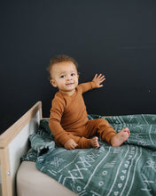 Load image into Gallery viewer, Mebie Baby - Alpine Muslin Quilt