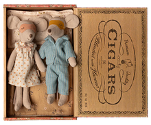 Load image into Gallery viewer, Mum &amp; Dad Mice in Cigar Box