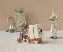Load image into Gallery viewer, Maileg - Tricycle Mouse, Big Brother - Blue