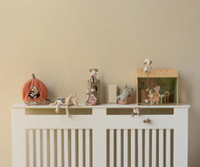 Load image into Gallery viewer, Maileg - Queen Mouse, Mum