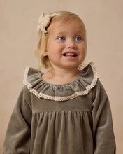 Load image into Gallery viewer, Quincy Mae - Crochet Bow - Natural