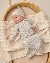 Load image into Gallery viewer, Quincy Mae - Bamboo Baby Gown + Hat Set - Blue Floral NB