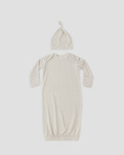 Load image into Gallery viewer, Quincy Mae - Bamboo Baby Gown + Hat Set - Oat Gingham