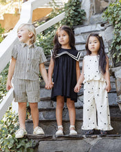 Load image into Gallery viewer, RYLEE + CRU - COLLARED SHORT SLEEVE SHIRT - WAVY STRIPE