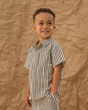 Load image into Gallery viewer, RYLEE + CRU - COLLARED SHORT SLEEVE SHIRT - WAVY STRIPE