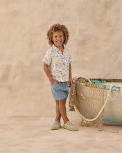 Load image into Gallery viewer, Rylee + Cru - Collared Short Sleeve Shirt - Ocean Toile