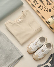 Load image into Gallery viewer, RYLEE + CRU - COVE ESSENTIAL POCKET TEE - HEATHERED PEBBLE