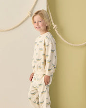 Load image into Gallery viewer, RYLEE + CRU - RELAXED SWEATSHIRT - ALLIGATORS