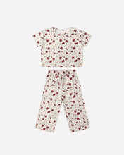 Load image into Gallery viewer, Rylee + Cru - Ruthie Set - Holiday Floral