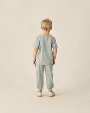 Load image into Gallery viewer, RYLEE + CRU - COVE ESSENTIAL POCKET TEE - HEATHERED SEA GREEN
