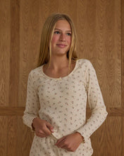 Load image into Gallery viewer, Rylee + Cru - Ribbed Lounge Set Teen - Natural Ditsy