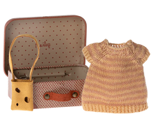 Load image into Gallery viewer, Maileg - Knitted Dress and Bag in Suitcase - Big Sister Mouse