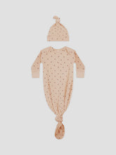 Load image into Gallery viewer, Quincy Mae - Knotted Baby Gown + Hat Set - Shell Strawberries