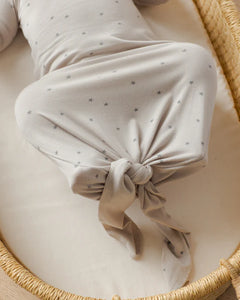 Quincy Mae - Knotted Baby Gown + Hat Set - Ash Stars