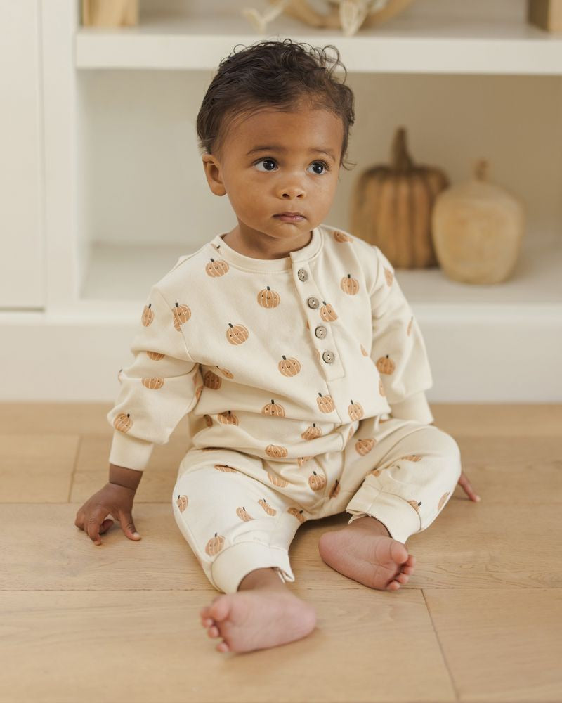 Quincy Mae - Relaxed Fleece Jumpsuit - Smiley Pumpkins