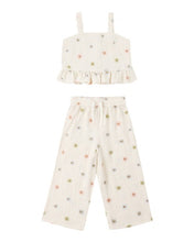 Load image into Gallery viewer, RYLEE + CRU - KAYLI SET - EMBROIDERED DAISIES