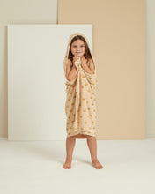 Load image into Gallery viewer, Rylee + Cru - Shells Hooded Towel - Shell