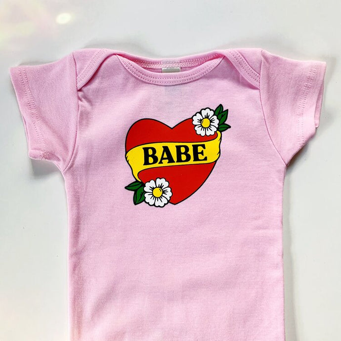 Savage Seeds - BABE HEART  - Pink Organic One-piece SS Bodysuit