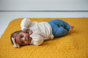 Fin & Vince - Organic Reversible Quilted Blanket - Shooting Stars/Goldenrod