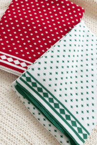 Fin & Vince - Holiday Knit Blanket - Chili