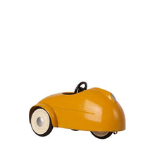 Load image into Gallery viewer, Maileg - Mouse Car w/ Garage - Yellow