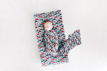 Load image into Gallery viewer, Posh Peanut - Miles - Infant Swaddle &amp; Beanie Set
