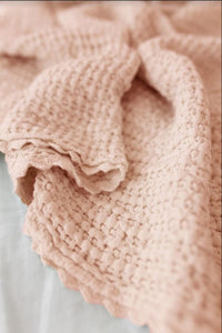 Fin & Vince - Cozy Waffle Blanket XL Throw - Peach