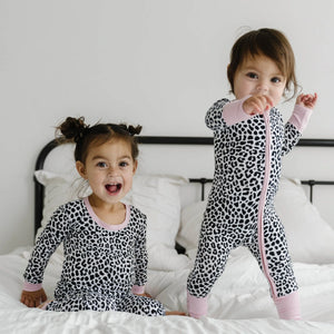 Snow discount leopard pyjamas