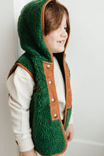 Load image into Gallery viewer, Fin &amp; Vince - Sherpa Vest - Fern