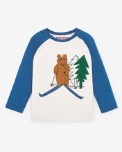 Load image into Gallery viewer, Nadadelazos - Organic T-Shirt - Skiing Bear